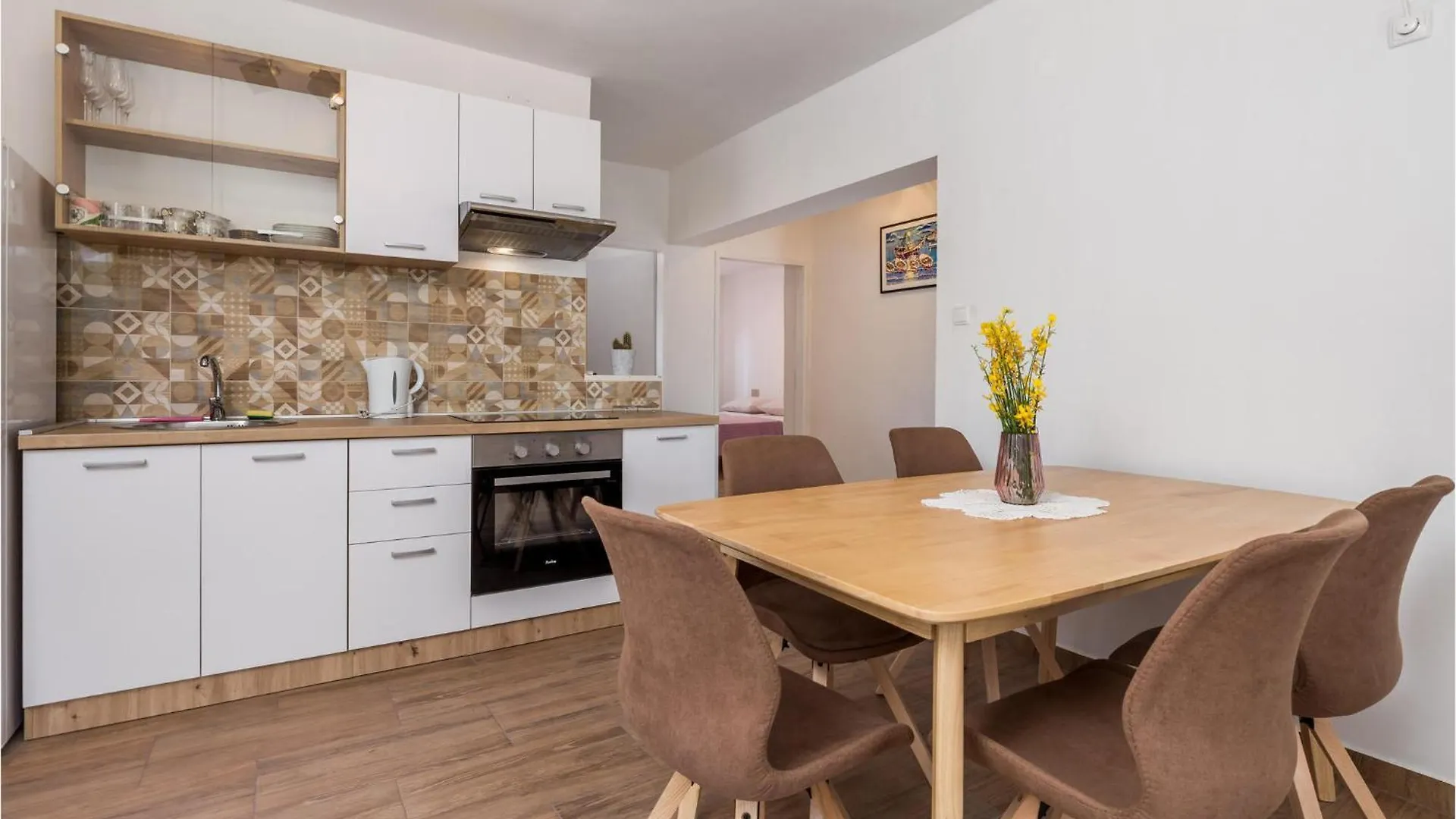 Nice Apartment In Cres With Kitchen