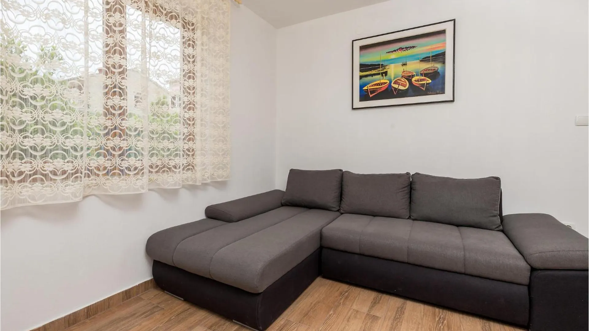 Nice Apartment In Cres With Kitchen
