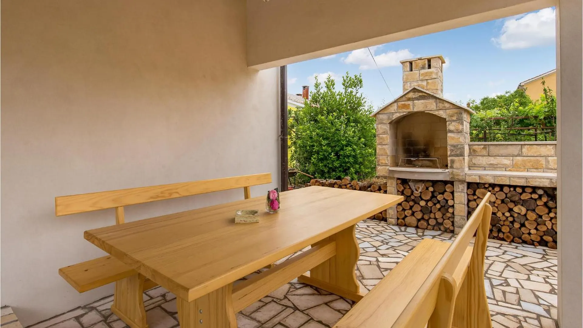 Nice Apartment In Cres With Kitchen